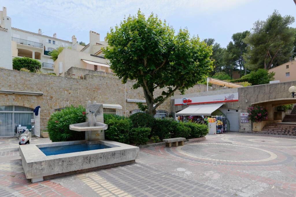 St-Cyr - Studio Avec Balcon, Vue Mer Et Proche Plage Daire Saint-Cyr-sur-Mer Dış mekan fotoğraf