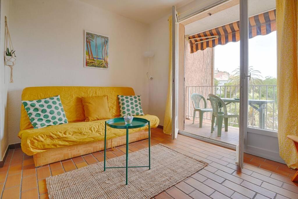 St-Cyr - Studio Avec Balcon, Vue Mer Et Proche Plage Daire Saint-Cyr-sur-Mer Dış mekan fotoğraf